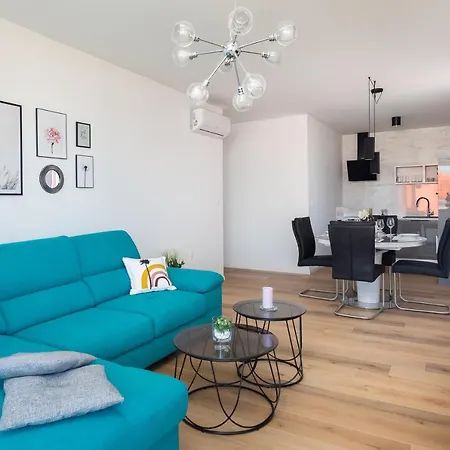 Alegria In Okrug With Heated Pool, Sea View, Jacuzzi, Wifi Lejlighed