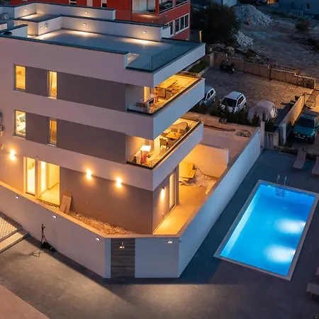 Alegria In Okrug With Heated Pool, Sea View, Jacuzzi, Wifi Apartment *
